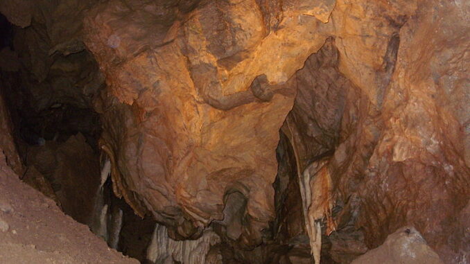 Bystrianská jeskyně, Slovensko