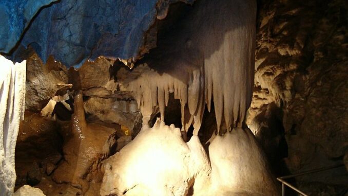 Jeskyně Na Pomezí, Česko